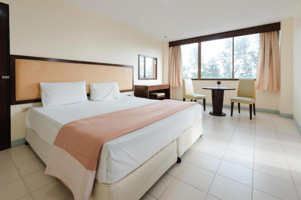Nice Beach Hotel Rayong Exterior photo