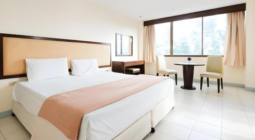 Nice Beach Hotel Rayong Exterior photo