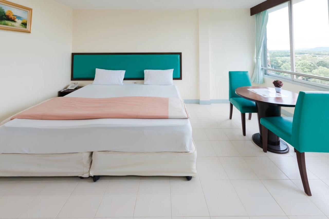Nice Beach Hotel Rayong Exterior photo